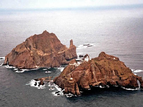 韩日争议岛屿的两个主岛