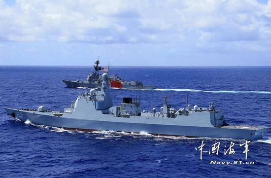 6月亚洲局势的关注点是中国舰船的异常动向。6月9日、15日和16日，中国舰船连续在日本“领海”、“毗连区”航行，震惊整个日本。