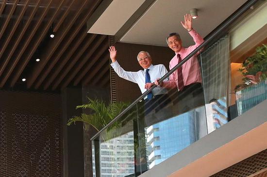 新加坡总理李显龙和马来西亚总理纳吉2013年在新加坡举行的新马领导人非正式会议上，宣布推出新隆高铁项目