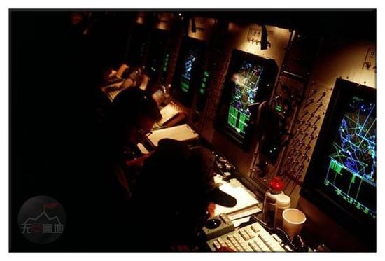 美日侦察机曾遭中国预警机干扰