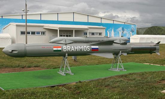 消息人士说,印度总理莫迪担任主席的政府安全事务委员会批准采购约100枚“布拉莫斯”导弹,总价值近6.5亿美元。
