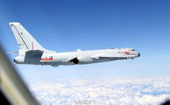 中国空军多型主战飞机赴南海战斗巡航