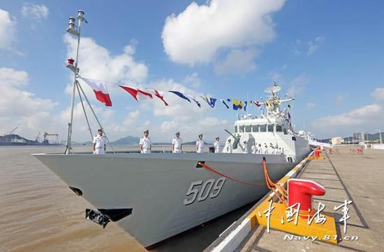 新型导弹护卫舰淮安舰加入东海舰队