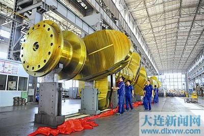 世界最长全冲程曲轴在大连重工下线