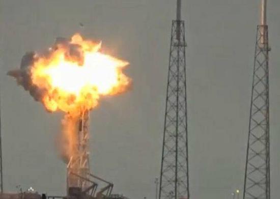 SpaceX“猎鹰9”火箭爆炸现场