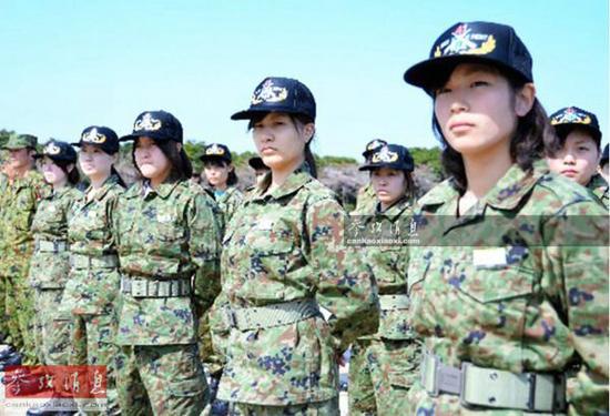 日本自卫队女兵