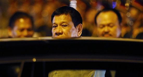 ���ض���