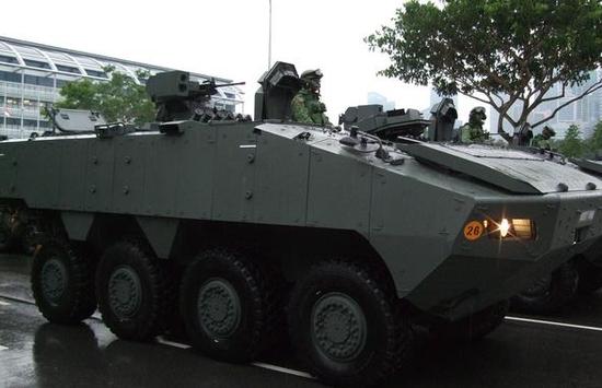 图注：“特雷克斯”轮式装甲车系列车组，是新加坡在爱尔兰蒂莫尼公司技术力量的支持下设计完成的
