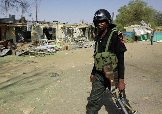 资料图:尼日利亚街头巡逻的警察