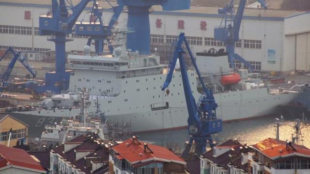 已刷上舷号：中国海军最新一艘万吨舰即将服役