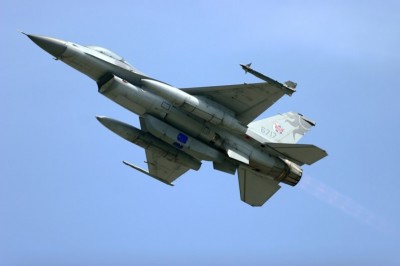 ̨��RF-16����