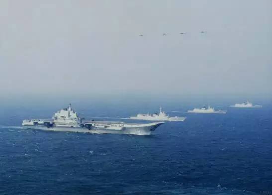 中国航母战斗群的海空编队截图
