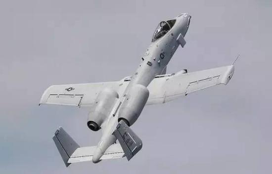 A-10“雷电II”攻击机