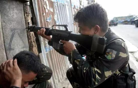 菲律宾可能采购的AK-74突击步枪