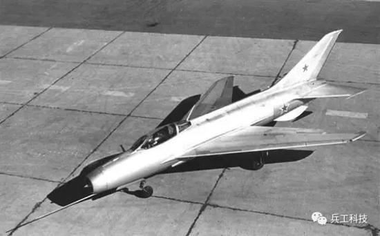 图注：曾极有希望成为米格-21选型胜利者的米格设计局Ye-2验证机，就因为图曼斯基R-11发动机的拖累而黯然下马
