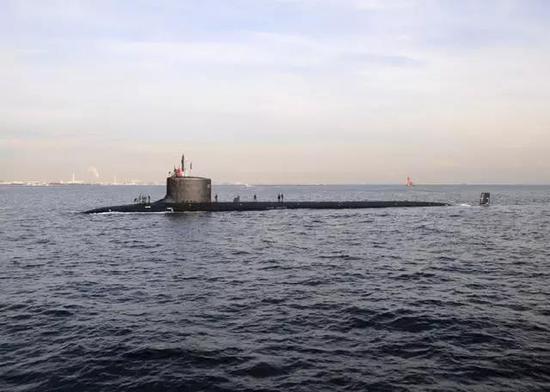 返港休整的“北卡罗来纳”号攻击型核潜艇