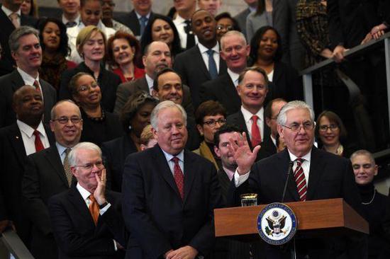 22գʢٵԺι׿˹ɭǰңԱ