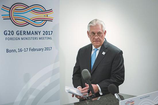 16日,美国新任国务卿蒂勒森在德国波恩出席G20外长会议。