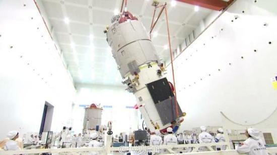 ͼΪ2��13�գ�����һ�Ż��˷ɴ��������������Ĳ����췢�䳡��