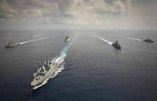 各国海军陆续抵达新加坡参加阅舰式