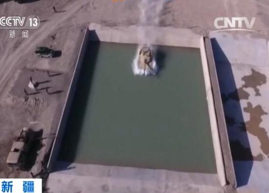 除了可以看到的一些改进,96B坦克还有一些看不到的改进,例如增强了悬挂系统结构强度