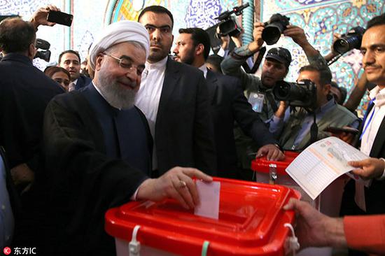 鲁哈尼在此次大选中投票@东方IC