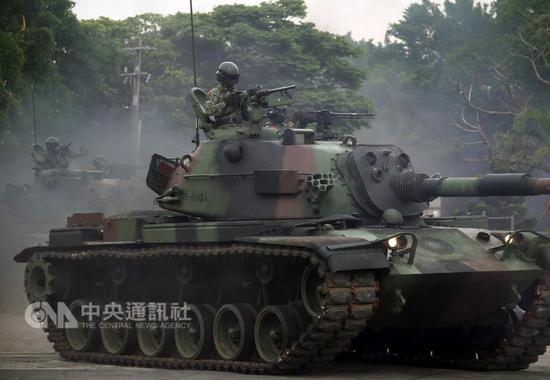 ̨��������33����ϰ��ģ���ž��ڵ�ˮ�ӿ����úӵ����룬̨��CM11ս������ִ�кӷ���������