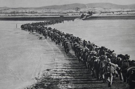 志愿军跨过鸭绿江