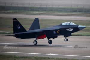 FC31战机试飞曾遇飞行员开加力硬着陆 致起落