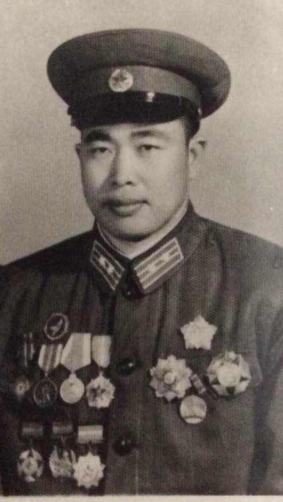 华龙毅于1955年