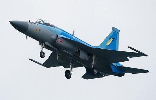 一国向中国买大批枭龙还要年底交付 外国人这