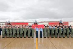 中国空军八一飞行表演队助阵新加坡航展