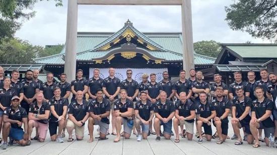 英橄榄球队参拜靖国神社(图源:英国《泰晤士报》)