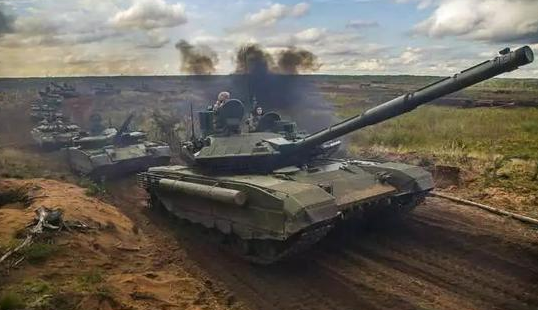 △T-90M和T-80BVM样车从去年开始就已经开始参加俄军演习,今年采购可以说是水到渠