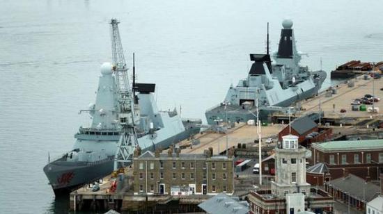 英国45型驱逐舰的全电驱动系统就曾在热带地区航行时因为主机动力下降,出现过载事故导致全舰断电,目前这一缺陷还在困扰着英国海军