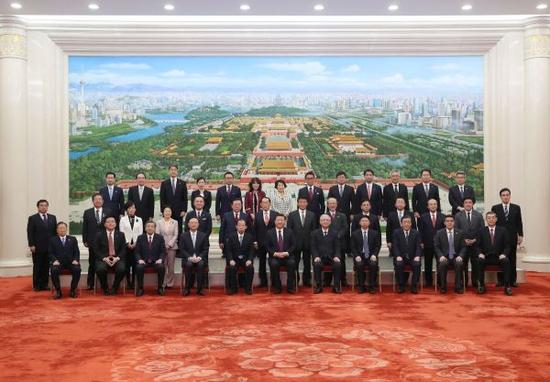 2017年12月28日,习近平会见出席中日执政党交流机制第七次会议的日方代表。新华社记者 王晔 摄