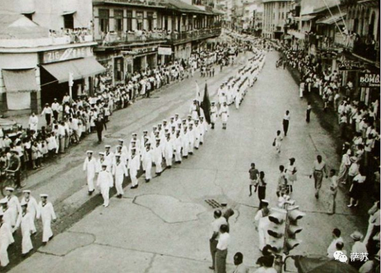 ▲ 1946年，中国海军在古巴阅兵