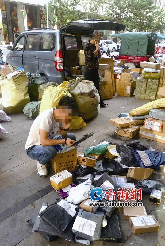 快递包裹在运输送达过程中,外包装表面容易招灰尘和细菌