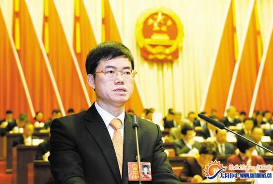 gdp人大代表_中国gdp增长图