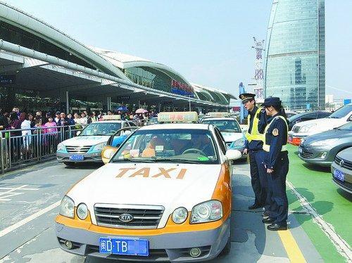 市交通运输局协调市运管处、交通综合执法支队等全力做好节日运输保障工作。