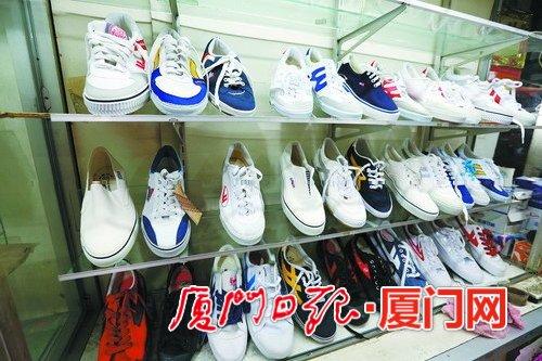80后对老鞋店这些款式可能都不会太陌生。(本组图/记者 张奇辉 摄)