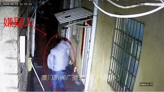 嫌疑人迫于压力,主动到派出所投案自首