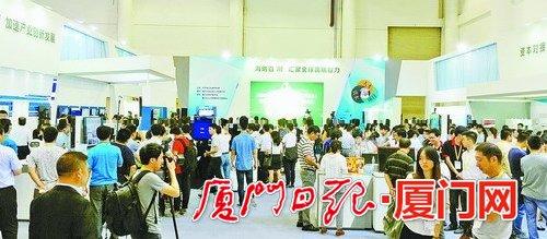 在2015厦门国际投资贸易洽谈会上，市科技局组织了12个优秀项目产品在展会上进行展示。