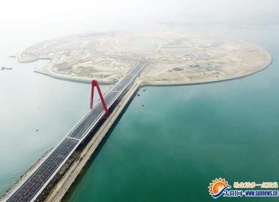 5月27日，福建漳州双鱼岛大桥建成通车，将离岸式人工岛与大陆相连。