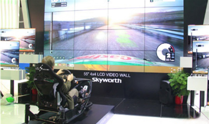 CES2016赛车新趋势 体验幻速赛车模拟器_厦