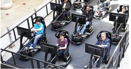 VR体感游戏发展 赛车模拟器市场潜力大_厦门