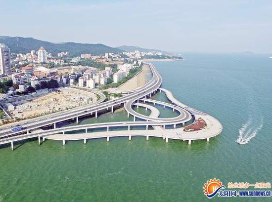 演武大桥观景平台全景。记者陈理杰航拍器摄