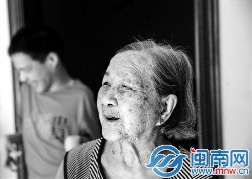 命运没能让吴样娘低头，90岁的她还希望多活几年照顾孙子