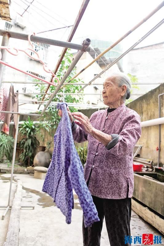 厦门 80岁以上人口_厦门人的一天 80后剪纸达人