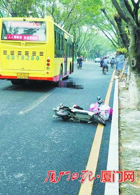 厦门昨清晨发生两起车祸 两人遭碾压命丧车轮下